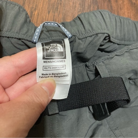 The North Face Short/Court Convertible Utility Pants  plenty of pockets XXL GuC - Picture 12 of 16